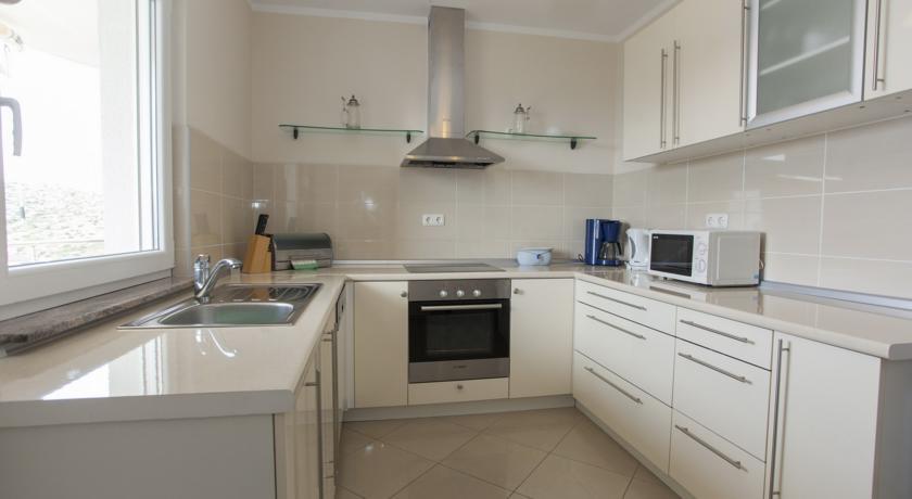 Apartments Damjanovic Makarska Habitación foto