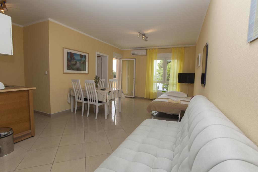 Apartments Damjanovic Makarska Exterior foto