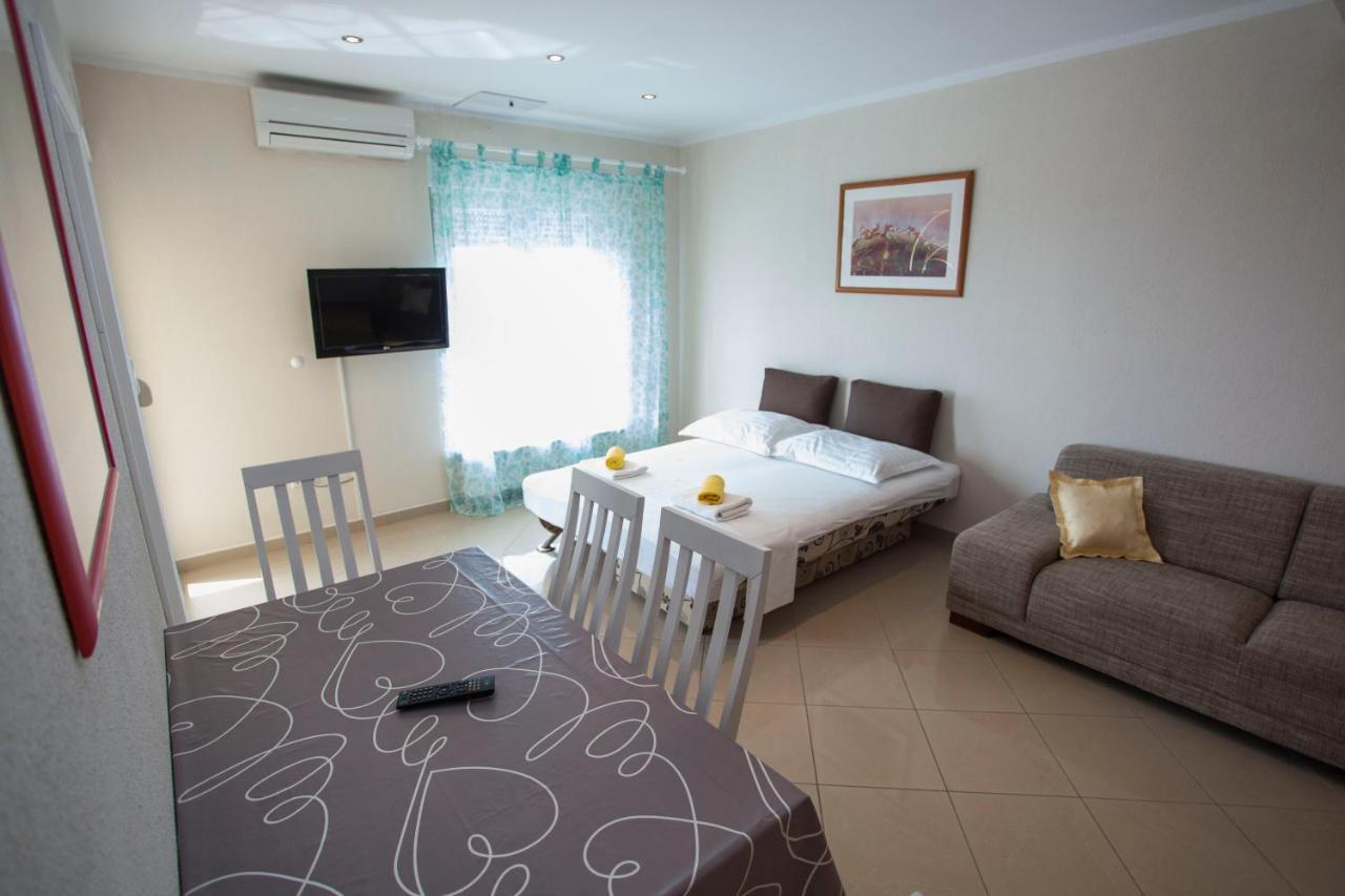 Apartments Damjanovic Makarska Exterior foto